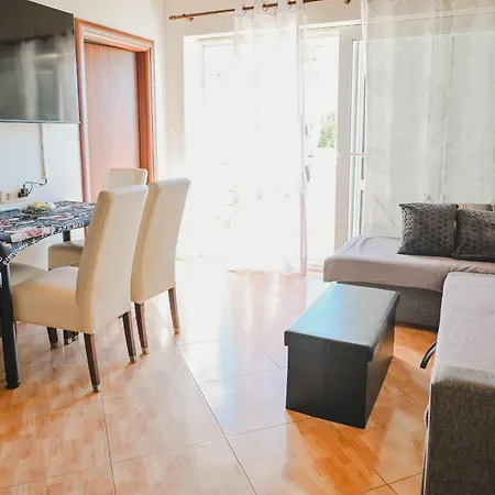 Sun & Sea Apartment